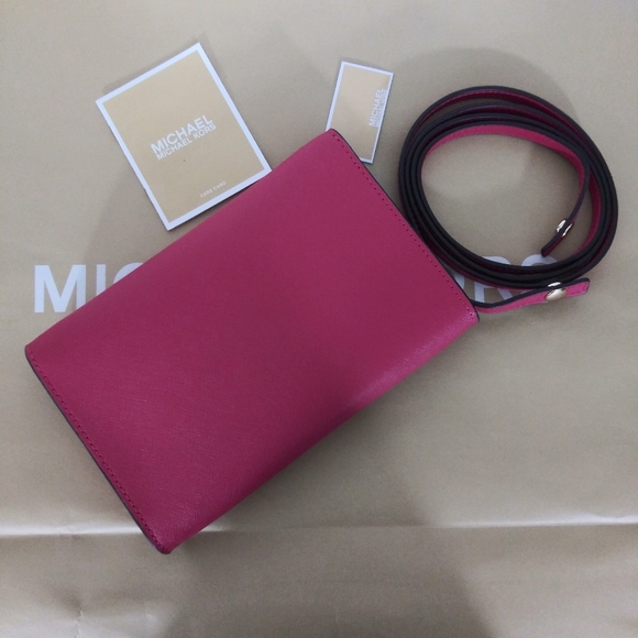 NWT MICHAEL KORS LARGE PHONE CROSSBODY BAG CASE CL - Picture 3 of 8